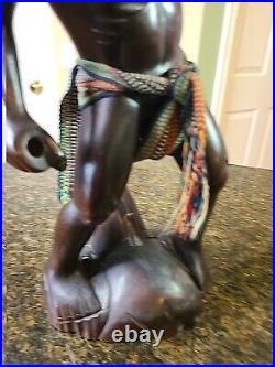 HEAD HUNTER TRIBAL WARRIOR Carved Hardwood Statue Art Figure 18-1/2 Vintage EUC