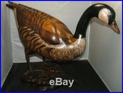 TOM TABER LIFE-SIZE Carved Wood Canadian Goose Sculpture Hunting Decoy