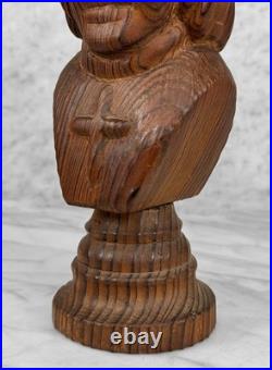 Vintage 12 Spanish Revival Gothic Chess King Wood Carved Sculpture