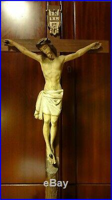 Vintage 26 Wood Carving Standing Altar Crucifix Cross Jesus Christ Statue
