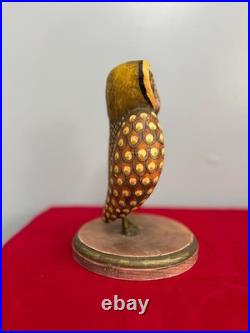 Vintage Hand-Carved Mexican Art Owl, Hand Painted Wood Sculpture Lovely piece