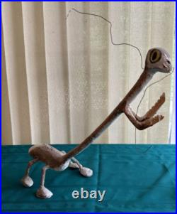 Vintage Isaac Smith PRAYING MANTIS Carved Wood Animal Sculpture
