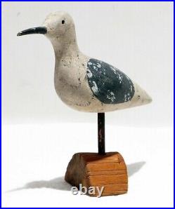 Vintage Wood Handcarved & Handpainted Seagull Ocean Bird Standing On Tree Trunk