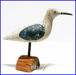 Vintage Wood Handcarved & Handpainted Seagull Ocean Bird Standing On Tree Trunk