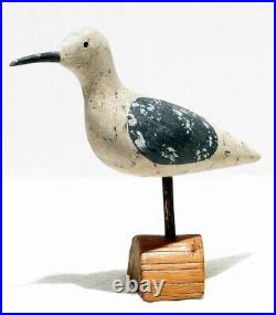 Vintage Wood Handcarved & Handpainted Seagull Ocean Bird Standing On Tree Trunk