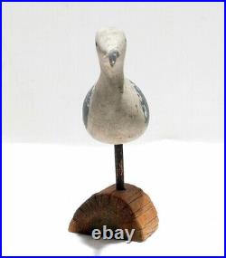 Vintage Wood Handcarved & Handpainted Seagull Ocean Bird Standing On Tree Trunk